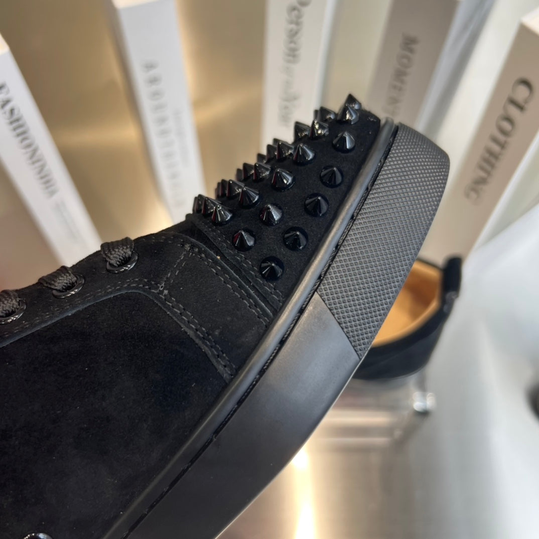 Christian Louboutin Louis Junior Spikes Black Suede 686349
