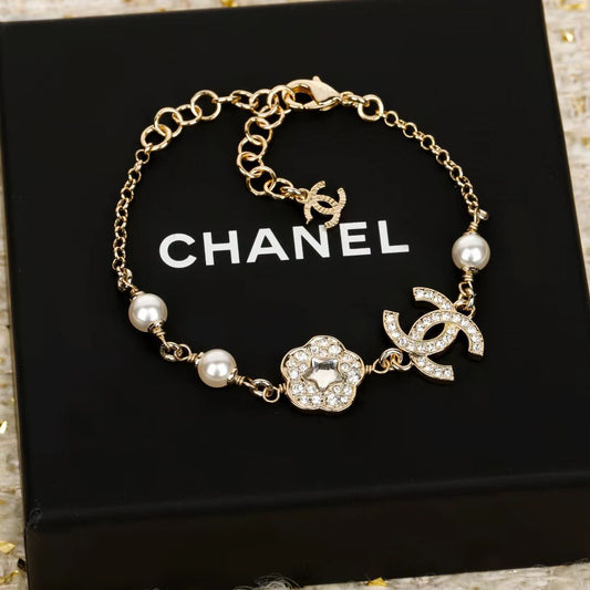 CC 5 Motif Flower With Pearl and Double C Bracelet