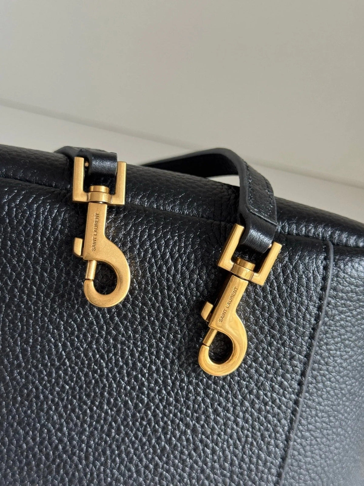 YSL 2026 Saint Laurent Le 5 à 7 Baby Bea 18cm Suede And Leather