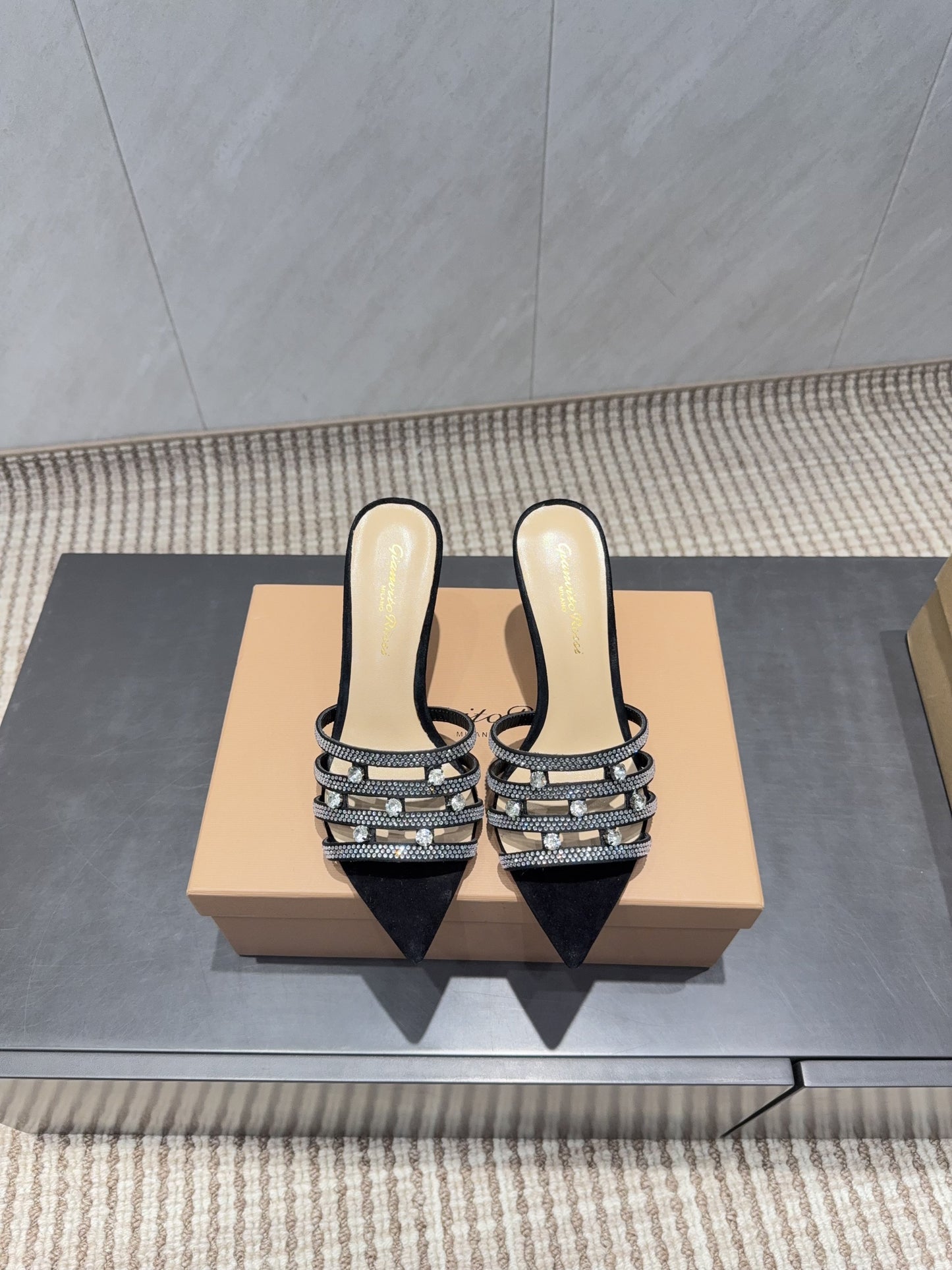 CL 26SS High Heeled Sandals 100 Black Beige Sheepskin 613826