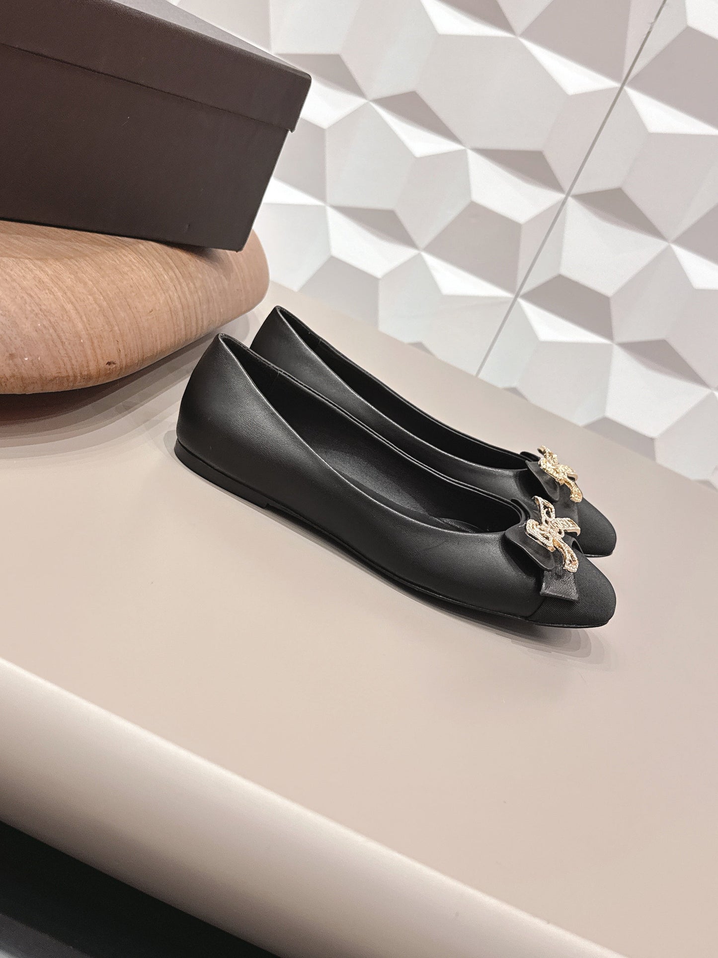 CC 26s Ballet Flats Black Sheepskin 650290