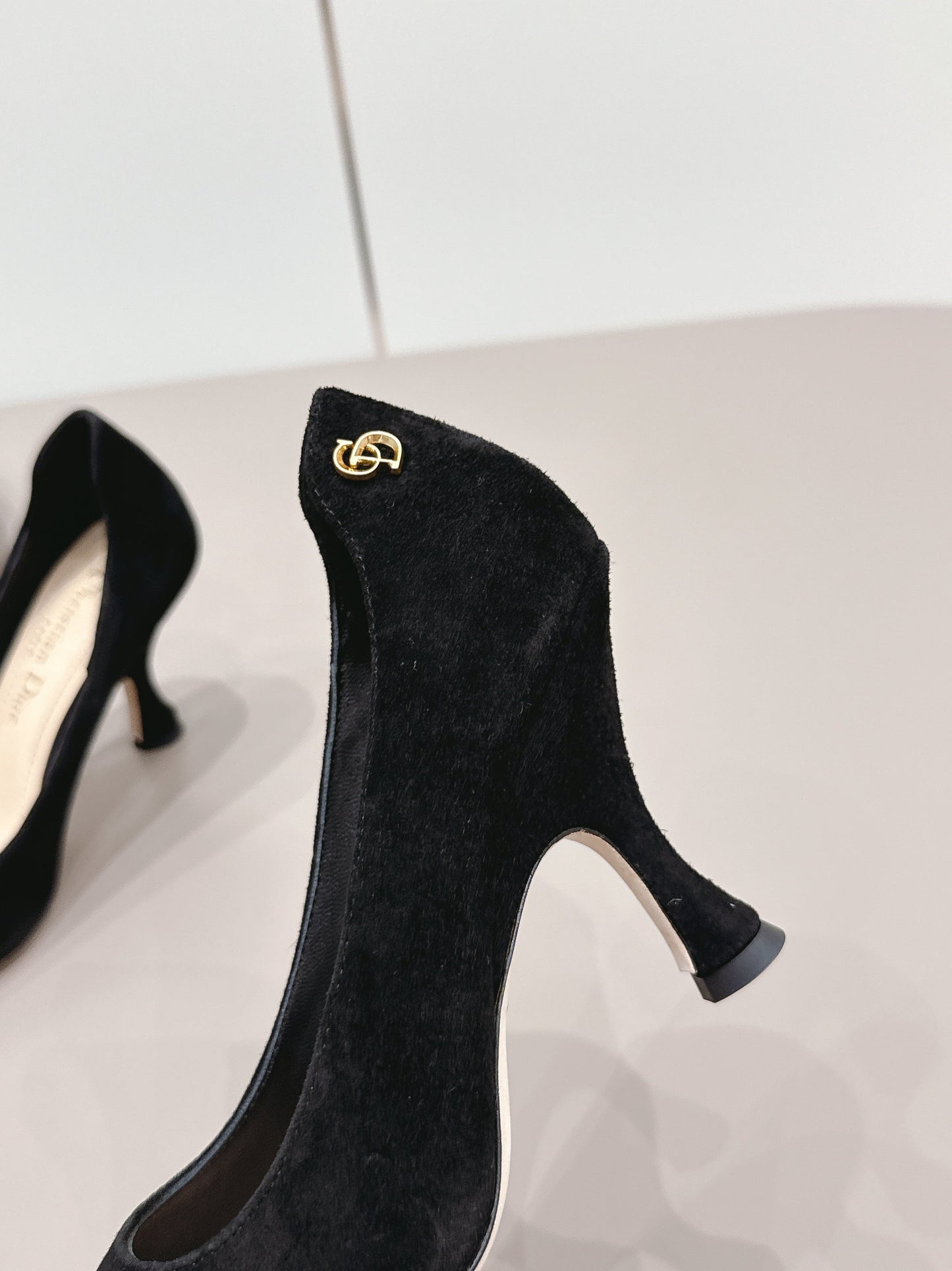 CD 26A Pump 95 Black Suede Sheepskin 738294