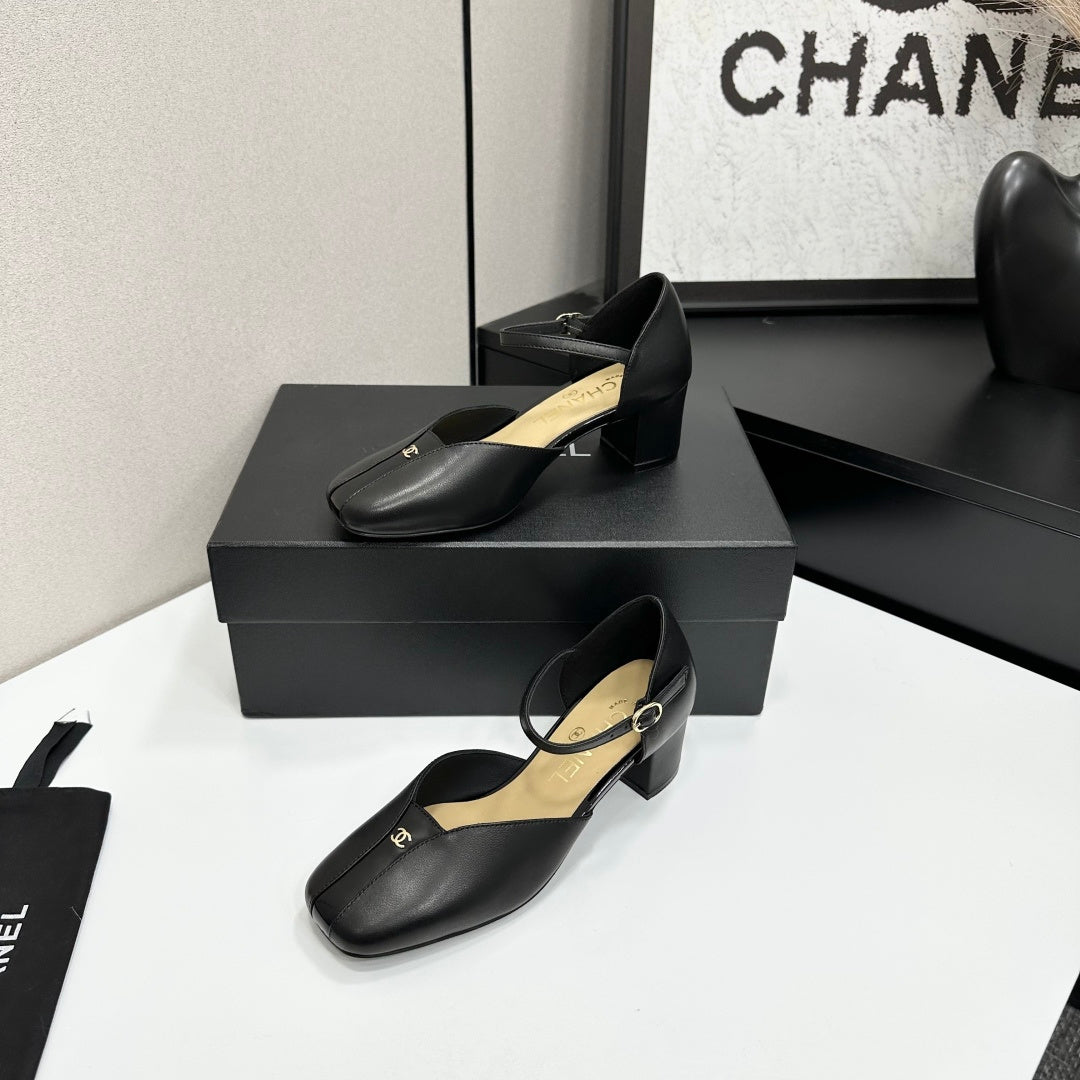 CC 2026 Mary Jane Sandals 65 Black Beige Cowhide 668122