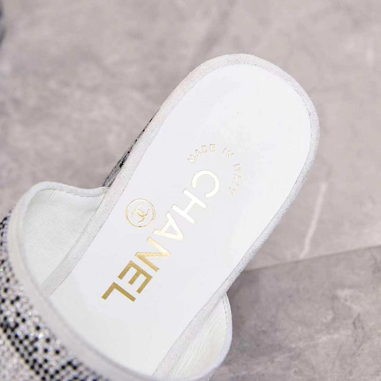 Chanel 2026 Rhinestone Mules Block Heel And Lettered Design Leather 778400