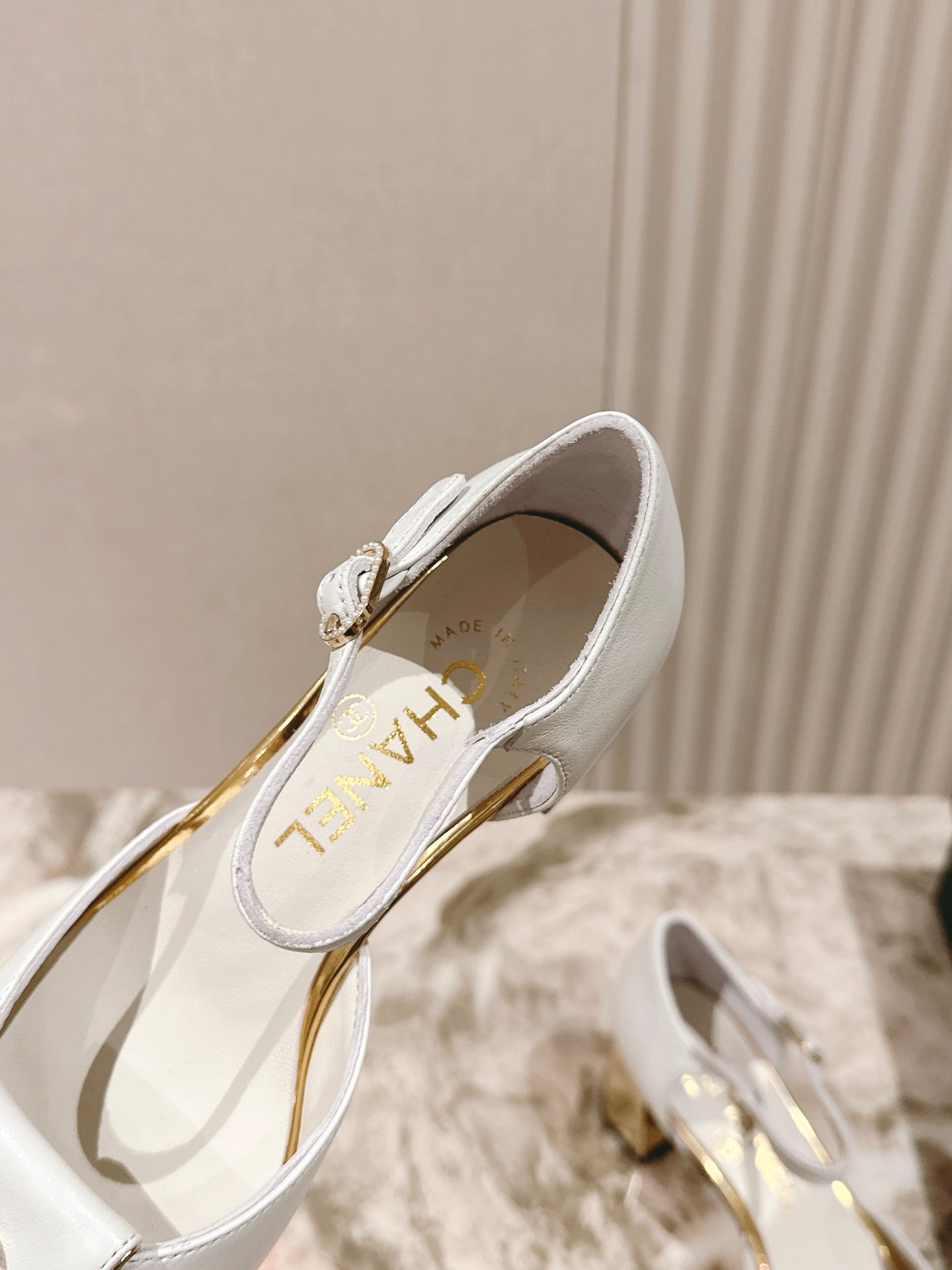 CC 26s Mary Jane Sandals 65 White Sheepskin 658472
