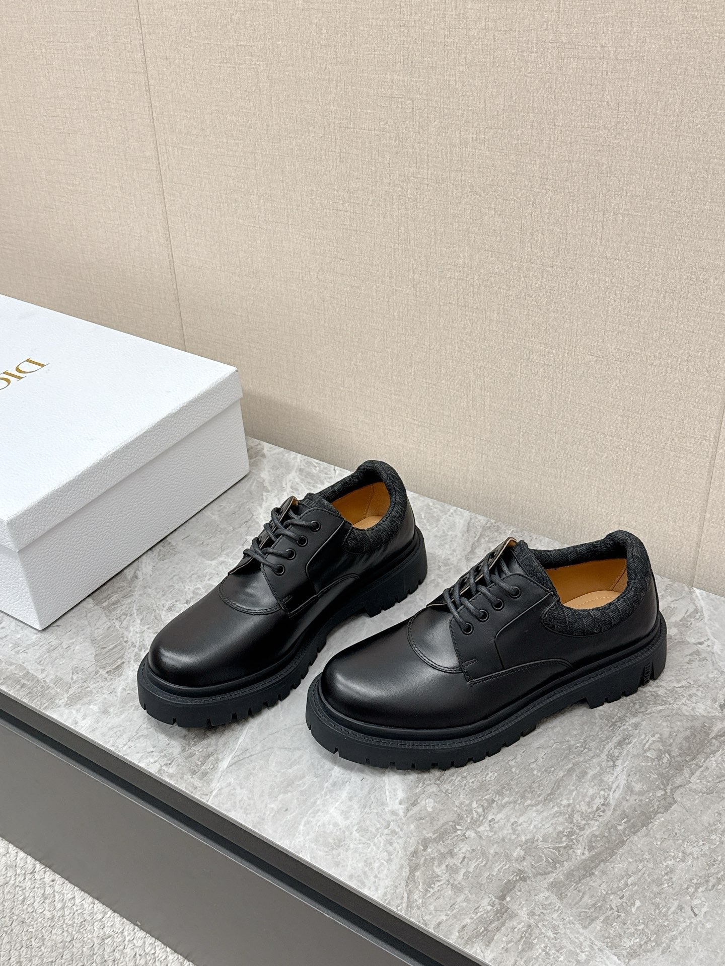 CD 26 Vintage Loafers Black Calfskin 608797