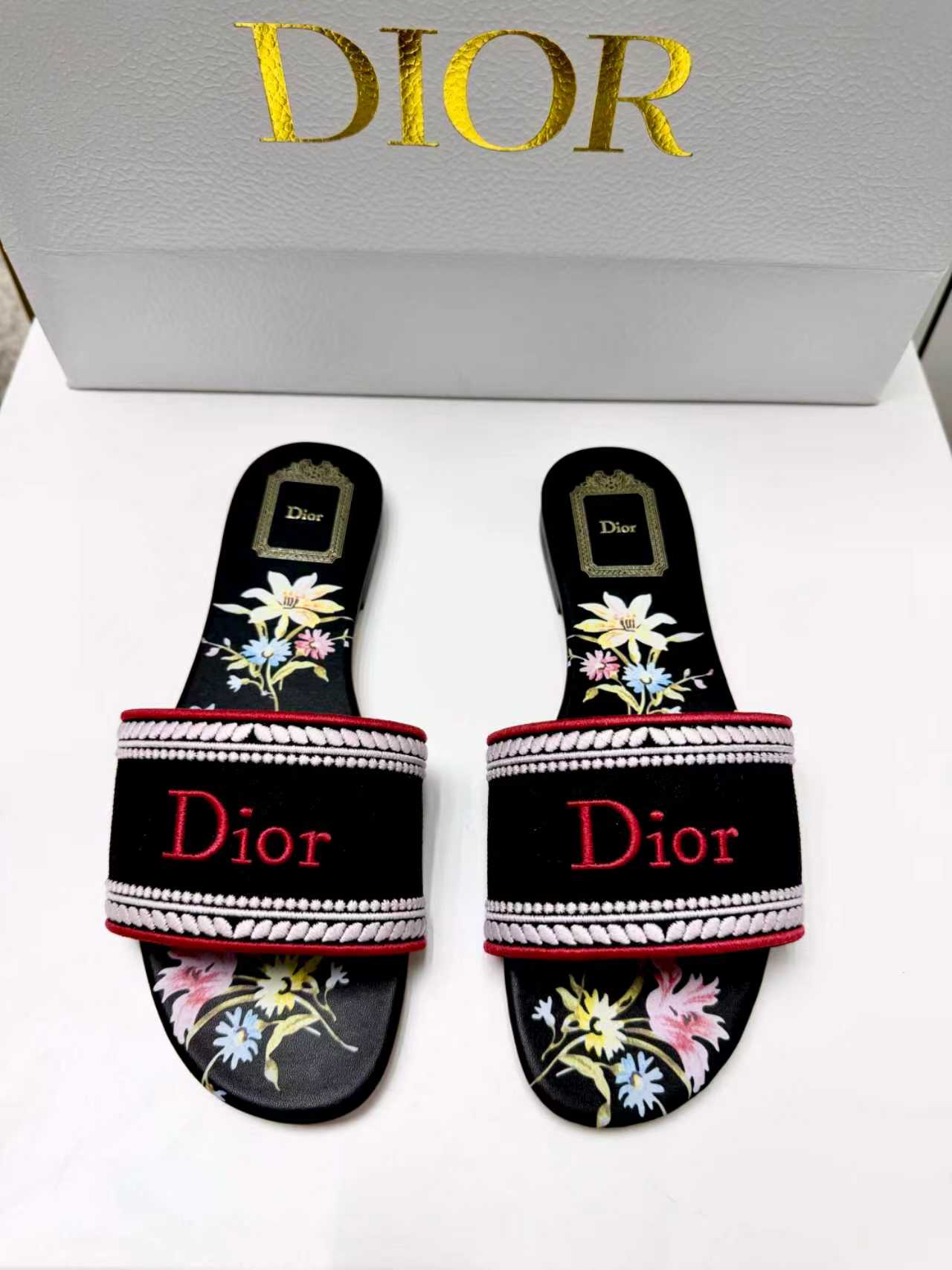 CD 26s Embroidered Sandals Black Gold Genuine Leather 683025
