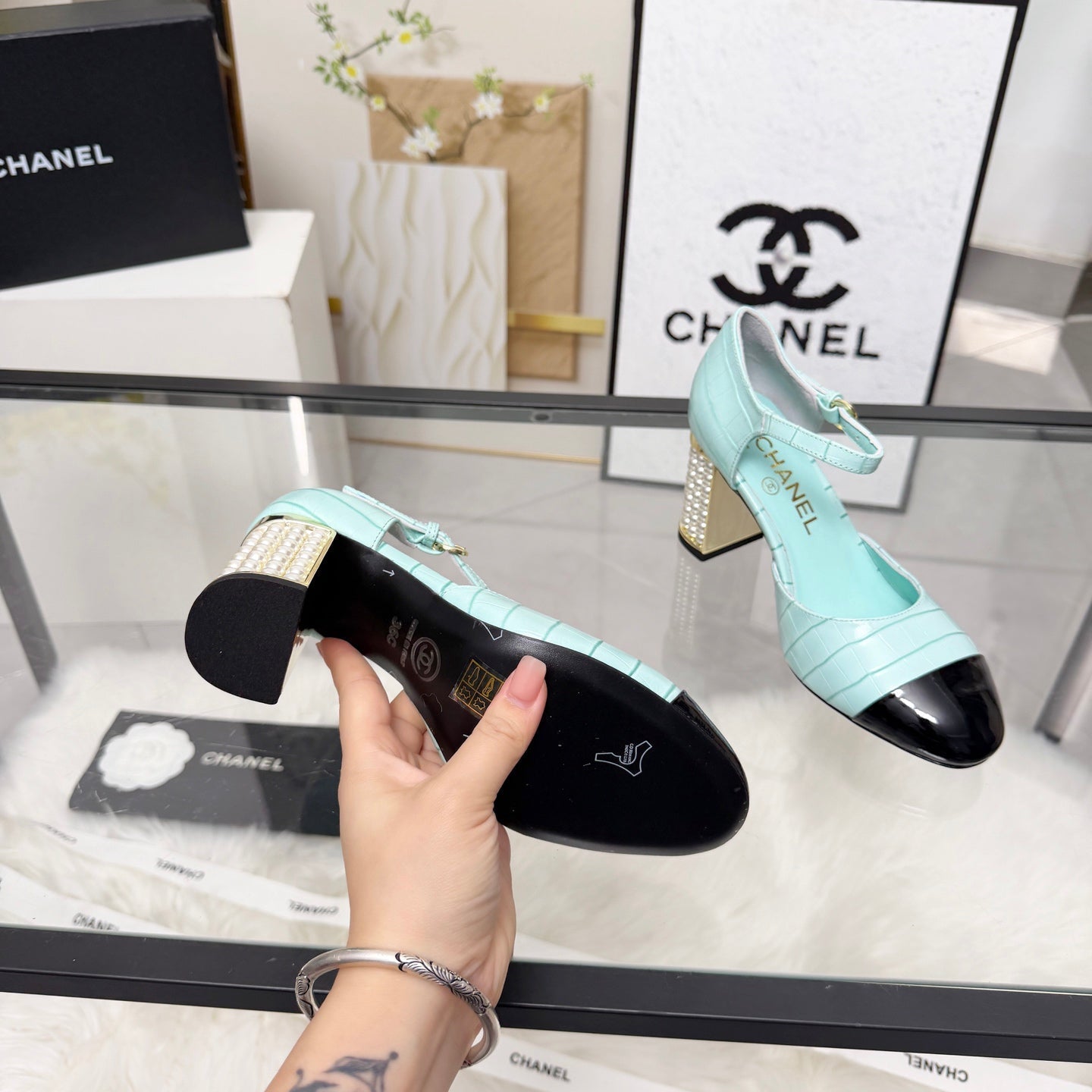 CC 26s Sandals 80 Light Turquoise Cowhide Patent Leather 183561