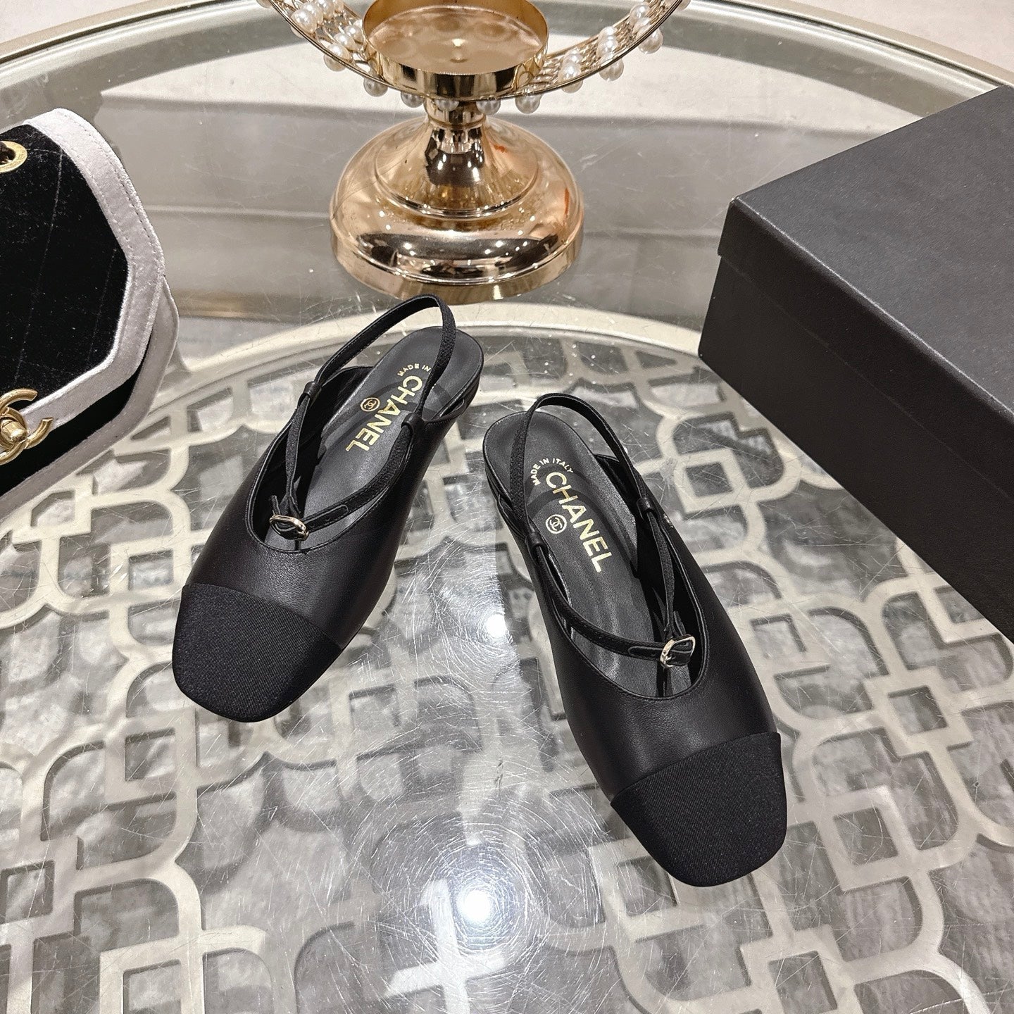 CC 26s Mary Jane Black Sheepskin 627040