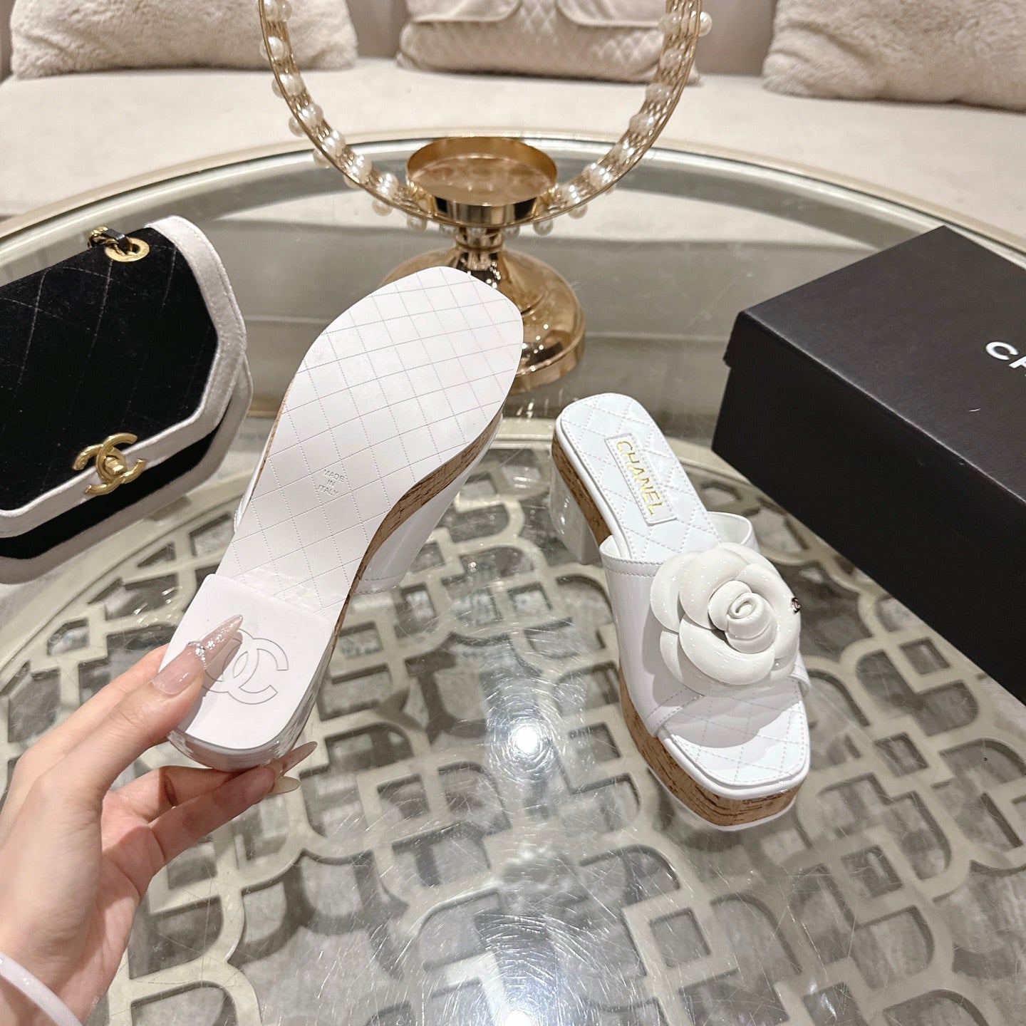 CC 26s Camellia Platform Slippers 65 White Patent Leather 627043