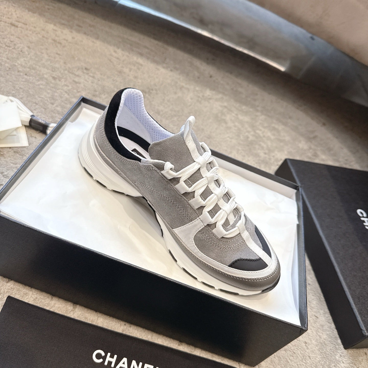 CC 26s Sneaker Gray Suede 647435