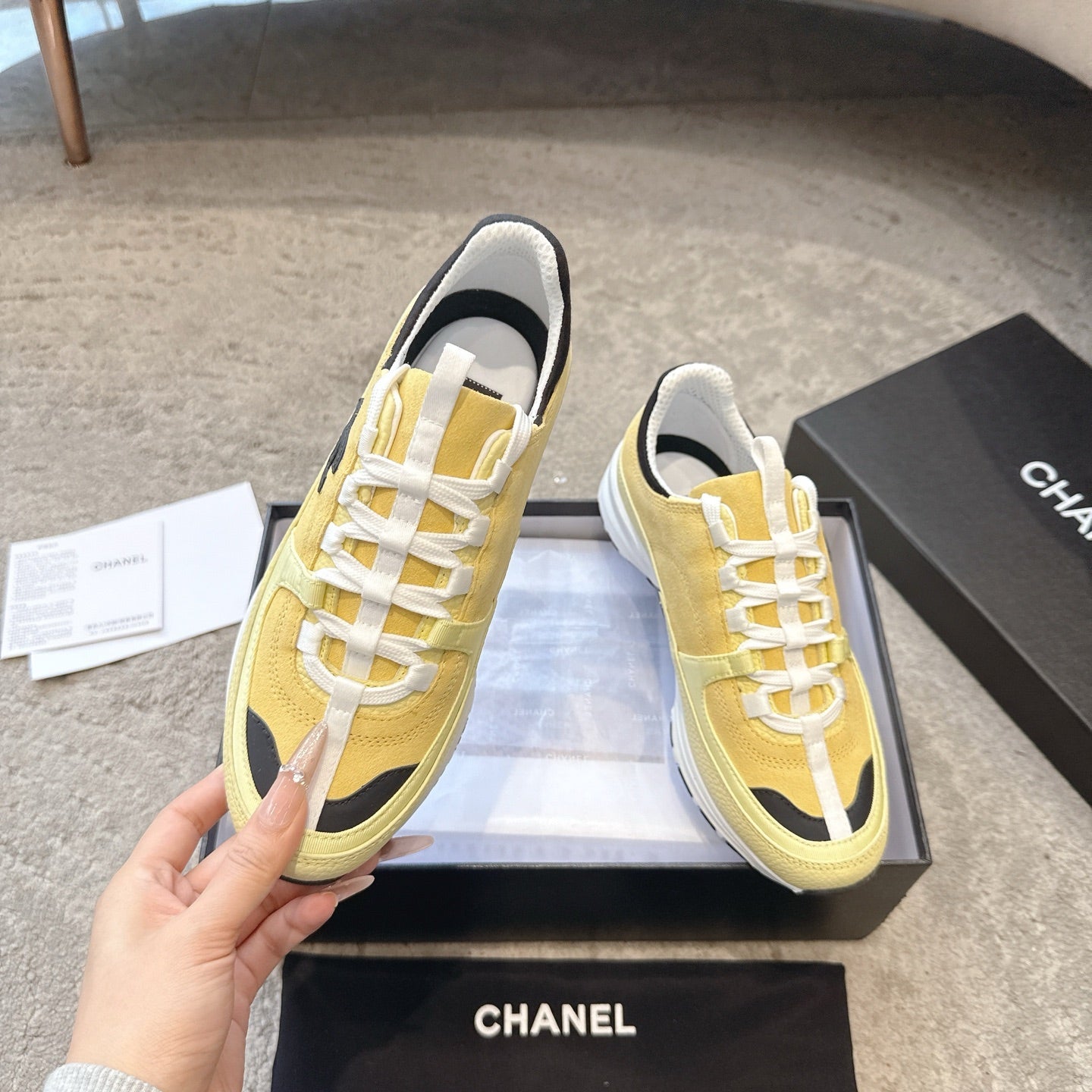 CC 26s Sneaker Yellow Suede 647433