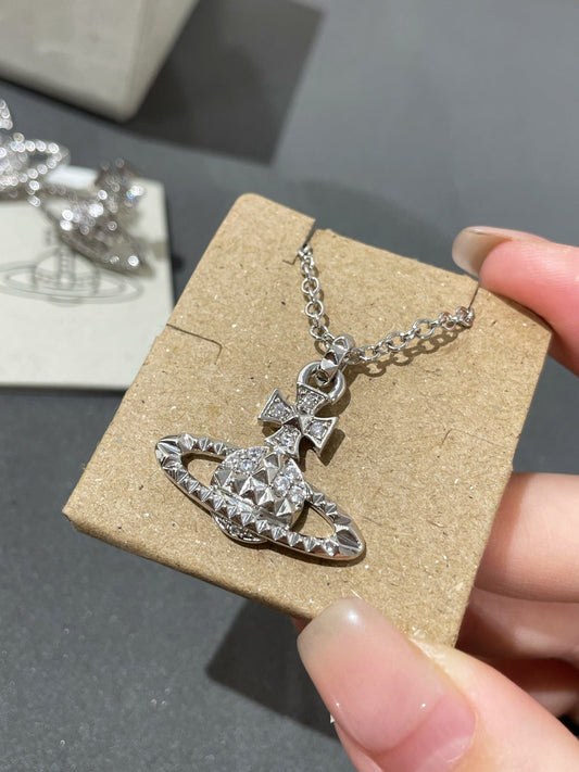 Vivienne Silver Studded Saturn Necklace Sliver
