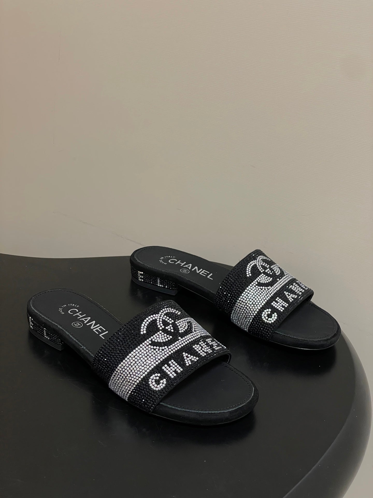 CC 26s Flat Sandals Black Sheepskin Rhinestones 649516