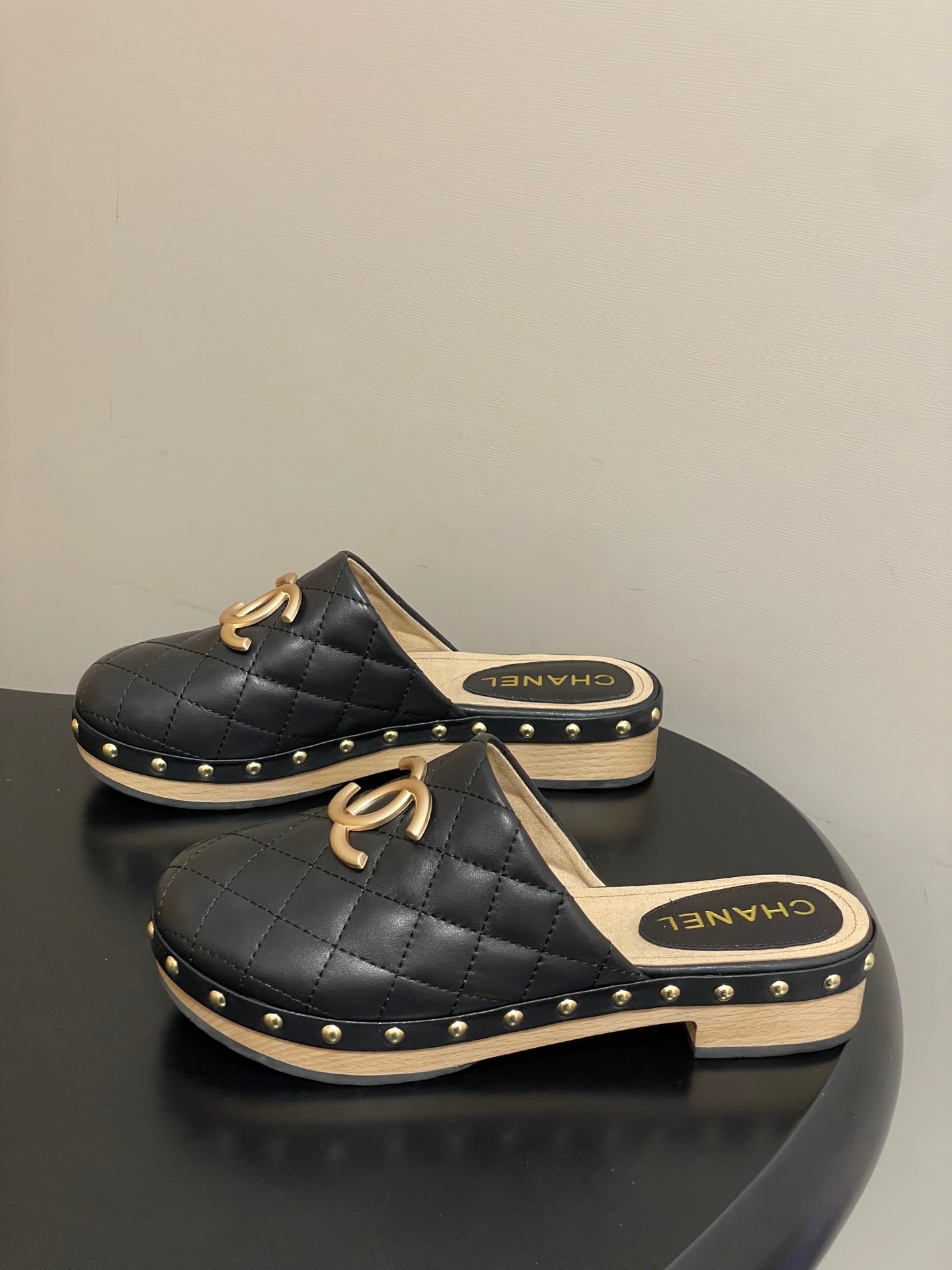 CC 26s Flat Mule Cowhide