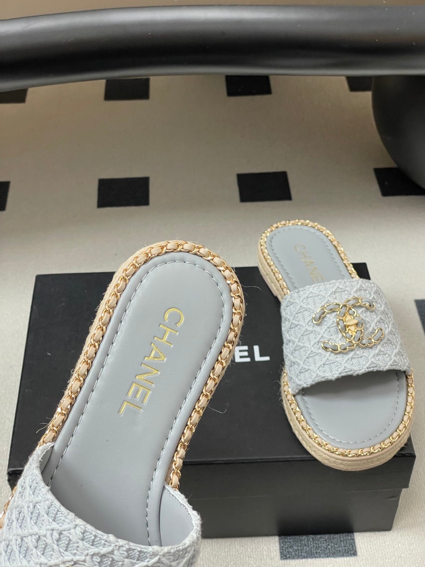 CC 26s Flat Slippers Gray Gold Fabric Sheepskin 649483