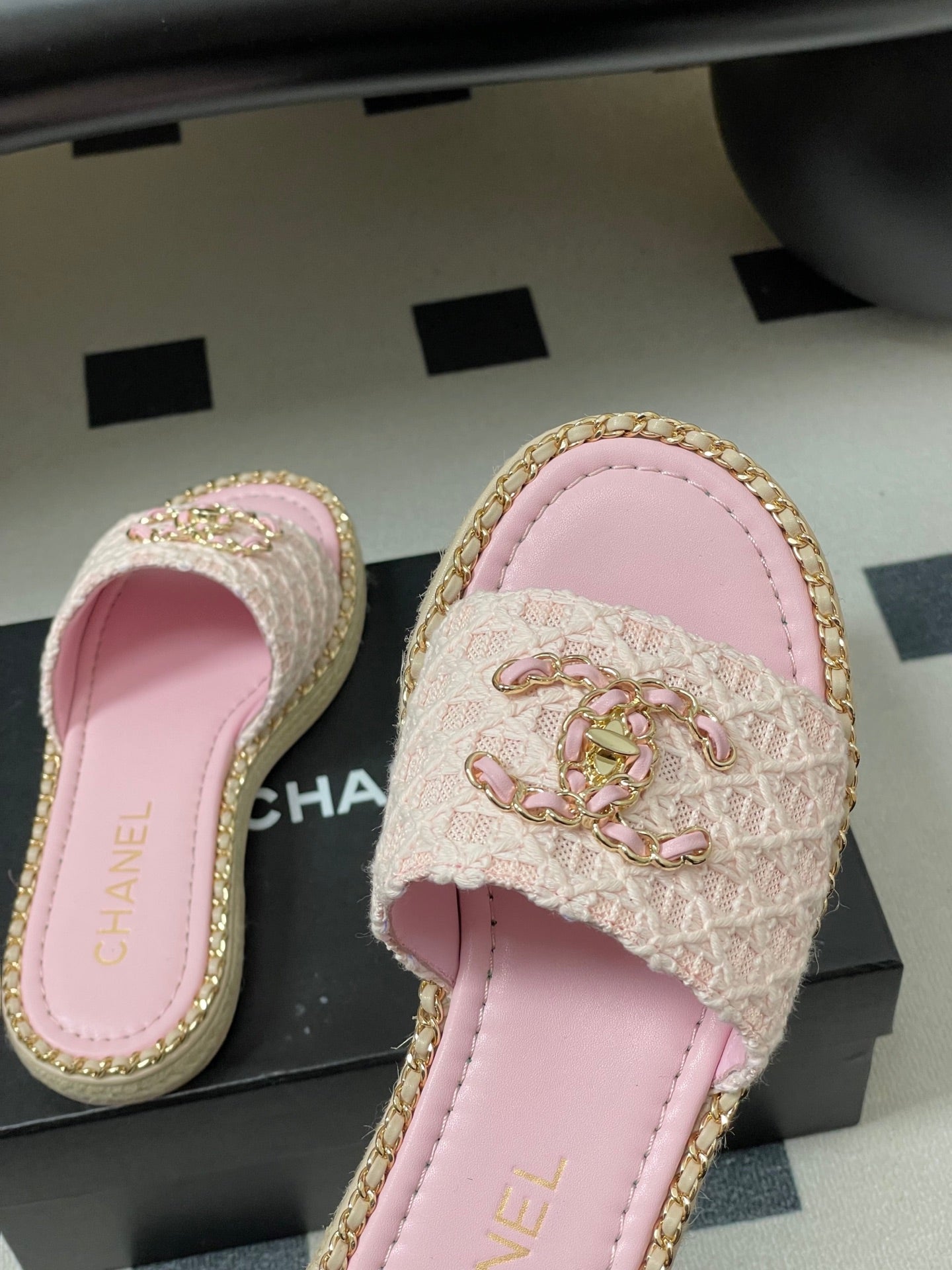 CC 26s Flat Slippers Pink Gold Fabric Sheepskin 649485