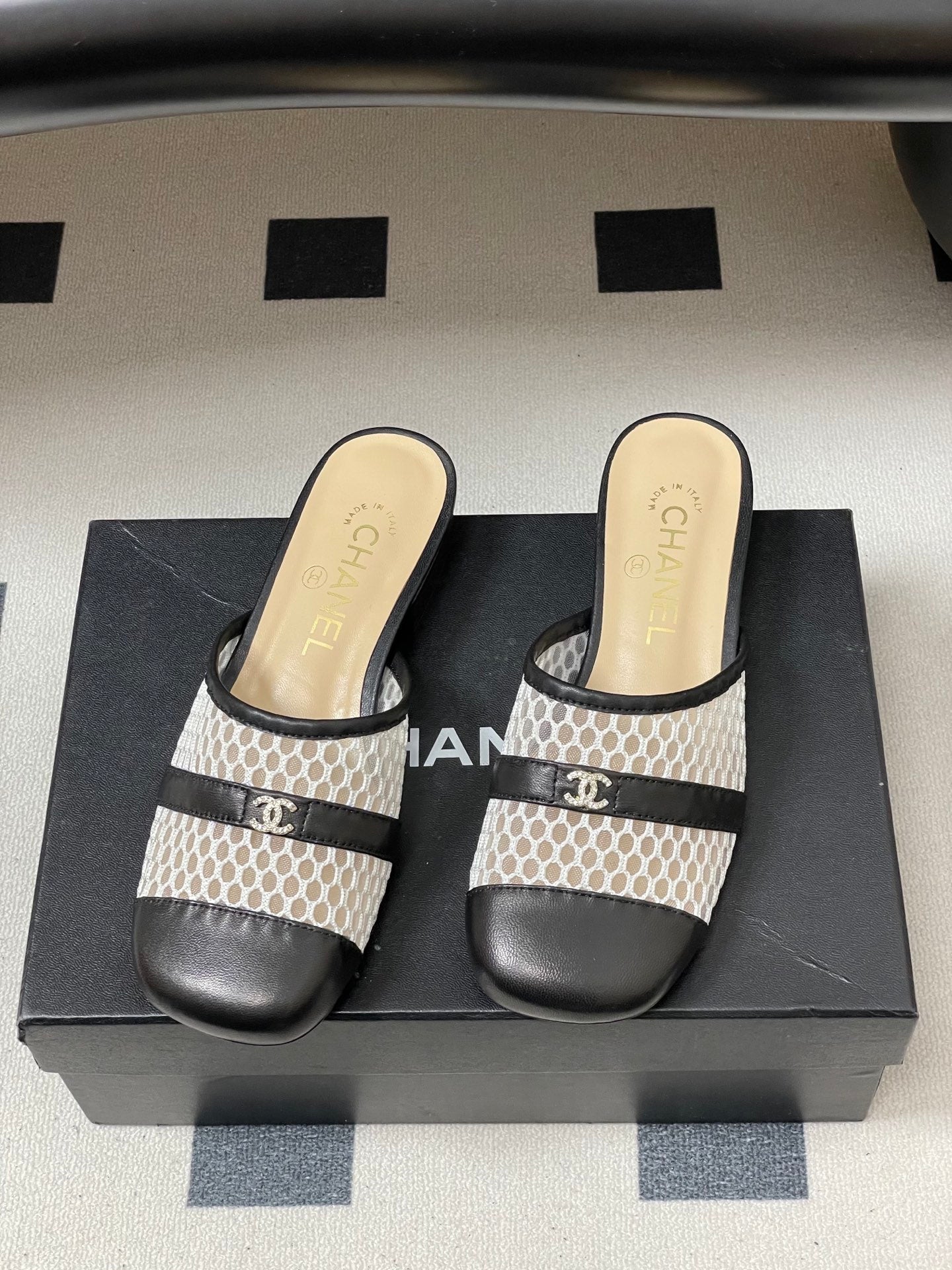 CC 26s High-Heeled Mules Black Cowhide 649467