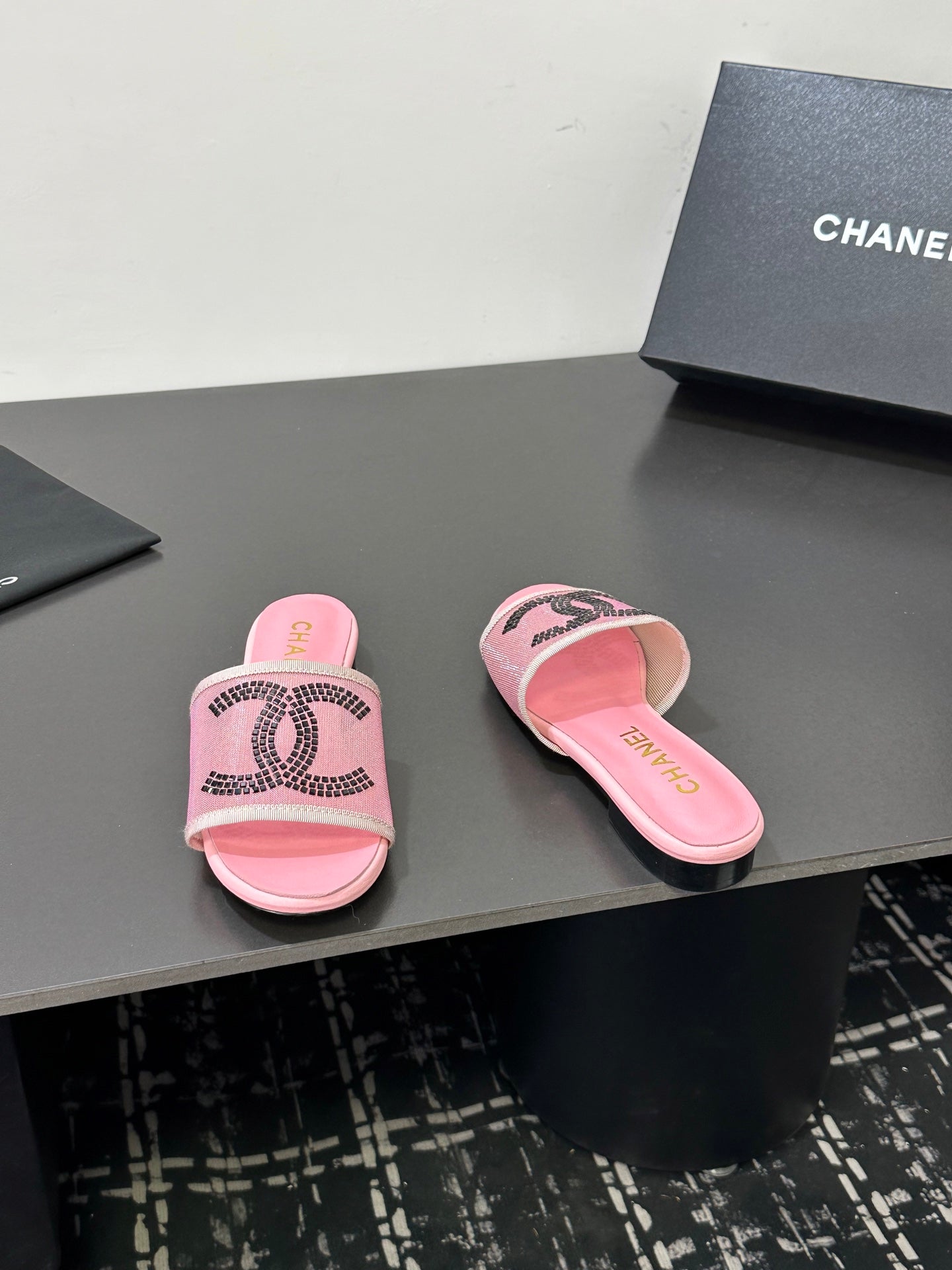CC 2026 Slippers Pink Black Mesh Sheepskin 668147