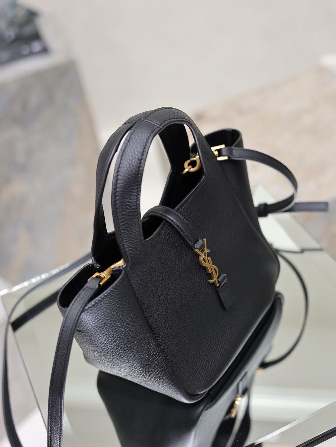 YSL Le 5 à 7 Baby Bea Tote Bag 19cm Black in Deerskin 285533