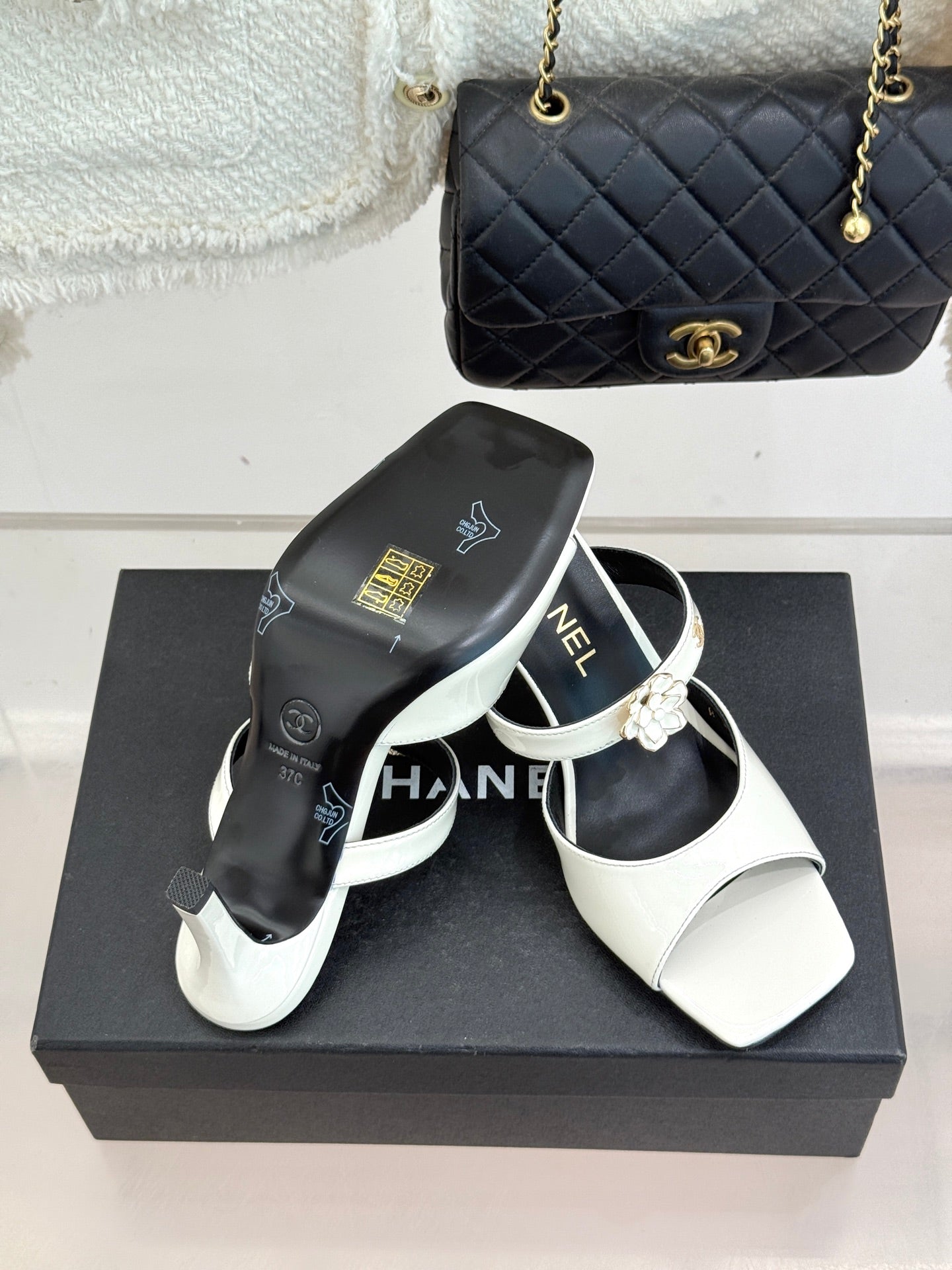 CC 26s High Heeled Sandals White Patent Leather 643032