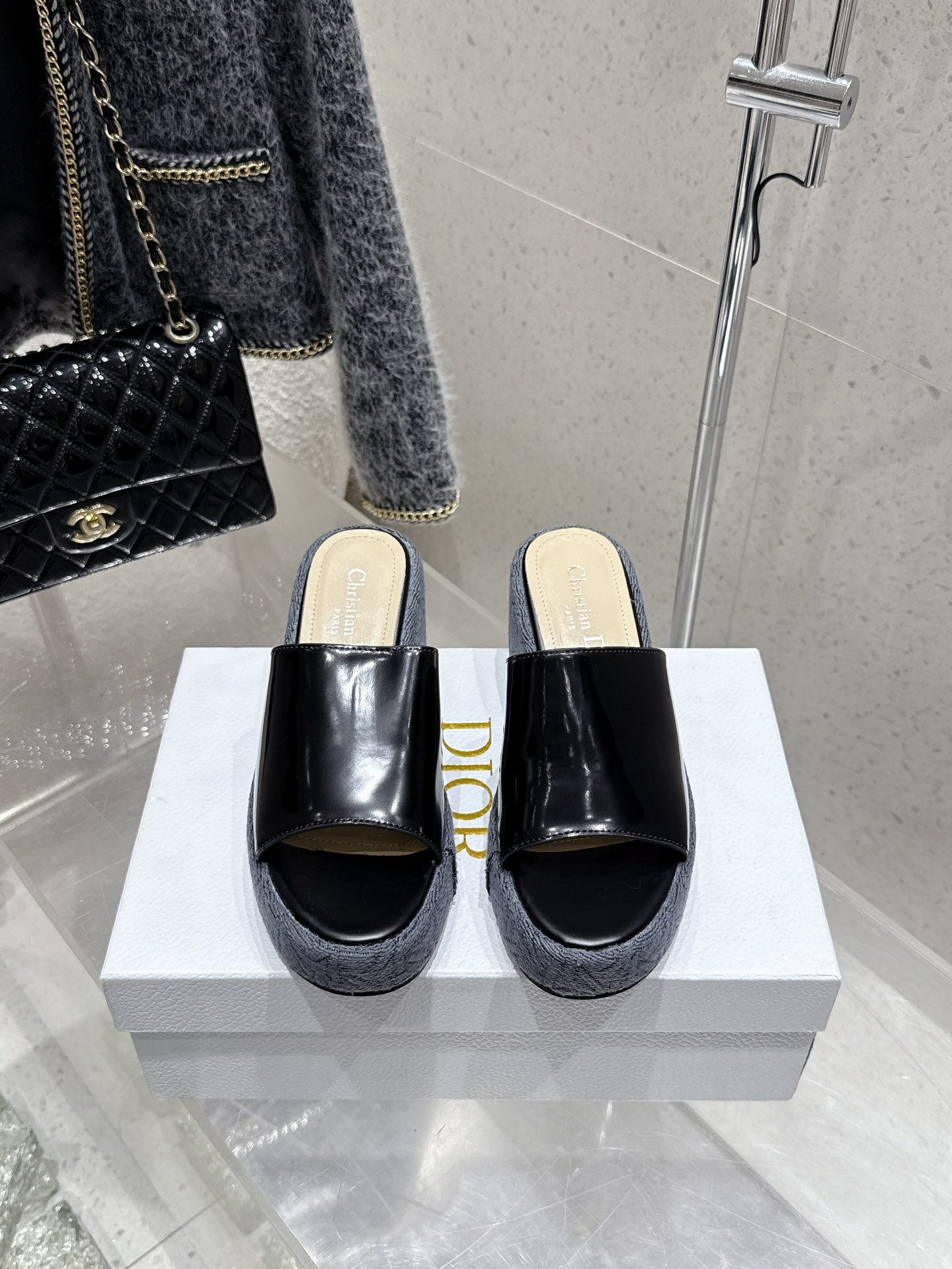 CD 26s Platform Sandal 65 Black Beige Patent Leather 636359