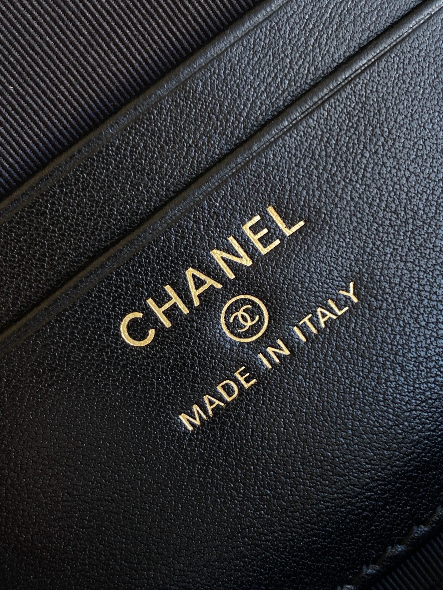 Chanel 2026 Vanity Case Bag 19.5cm Black Patent Leather