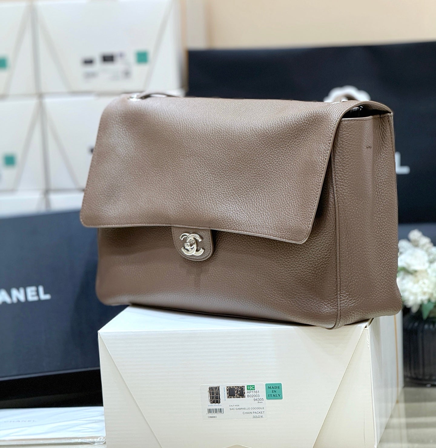Chanel 2026 Maxi Flap Bag 38.5cm Calfskin