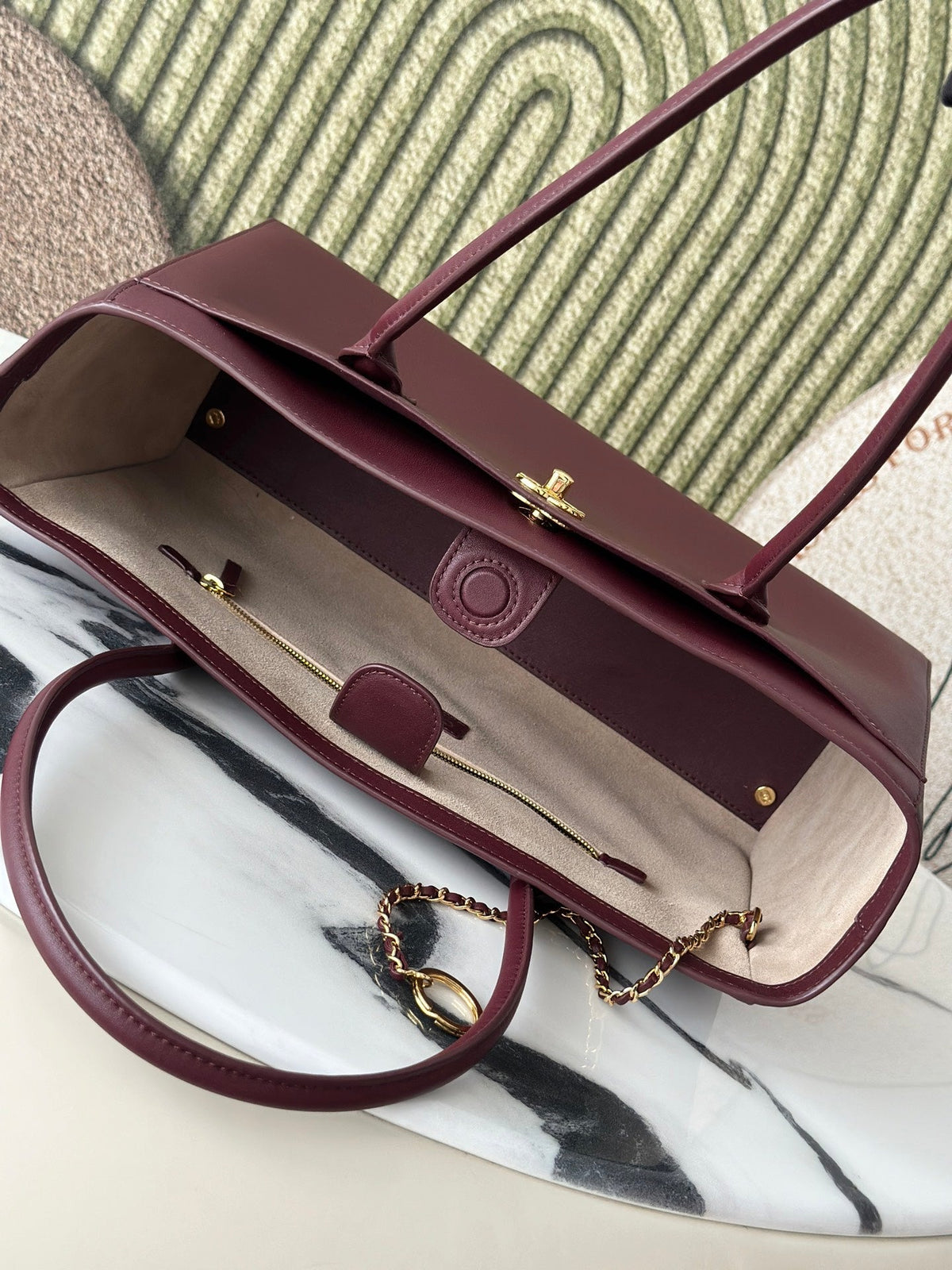 CC Handle Shopping Tote 39cm Burgundy Calfskin