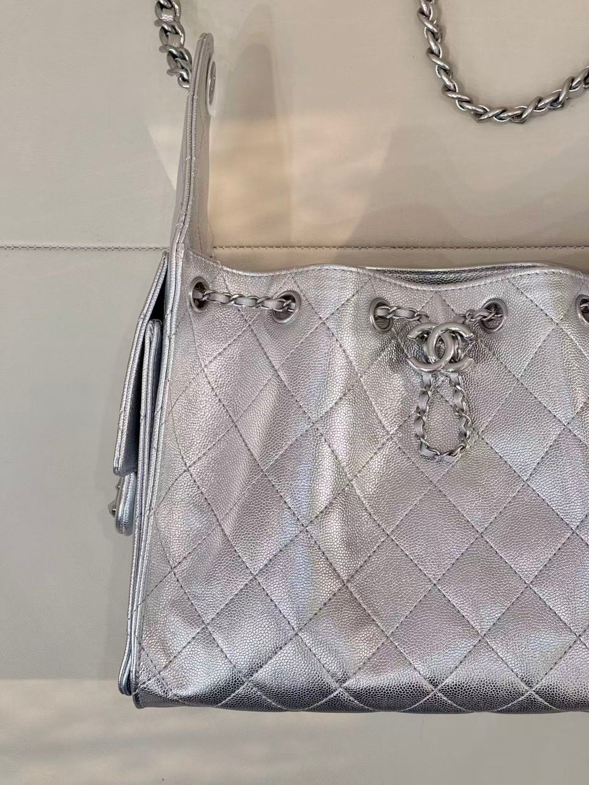CC Cruise 25/26 Small Handbag Sliver Caviar Leather
