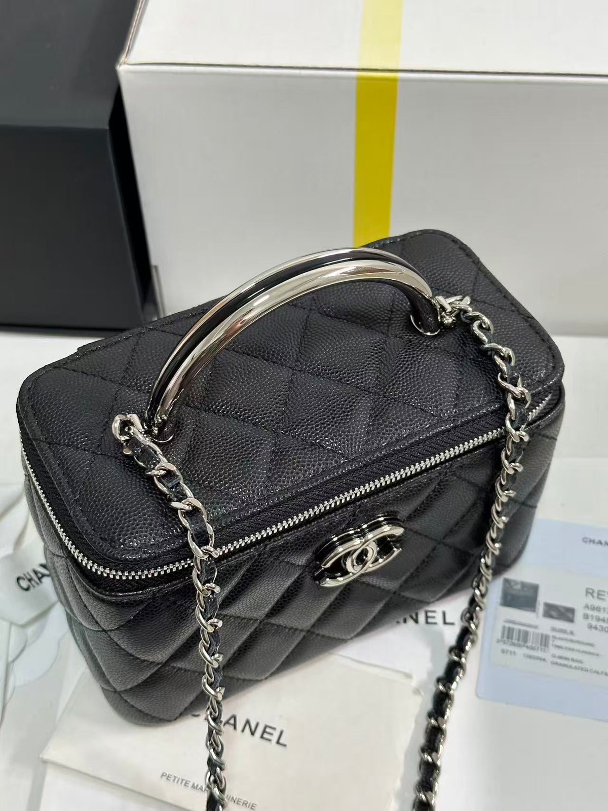 CC 25P Hidden Enamel Handle Makeup Bag Black Lychee Leather
