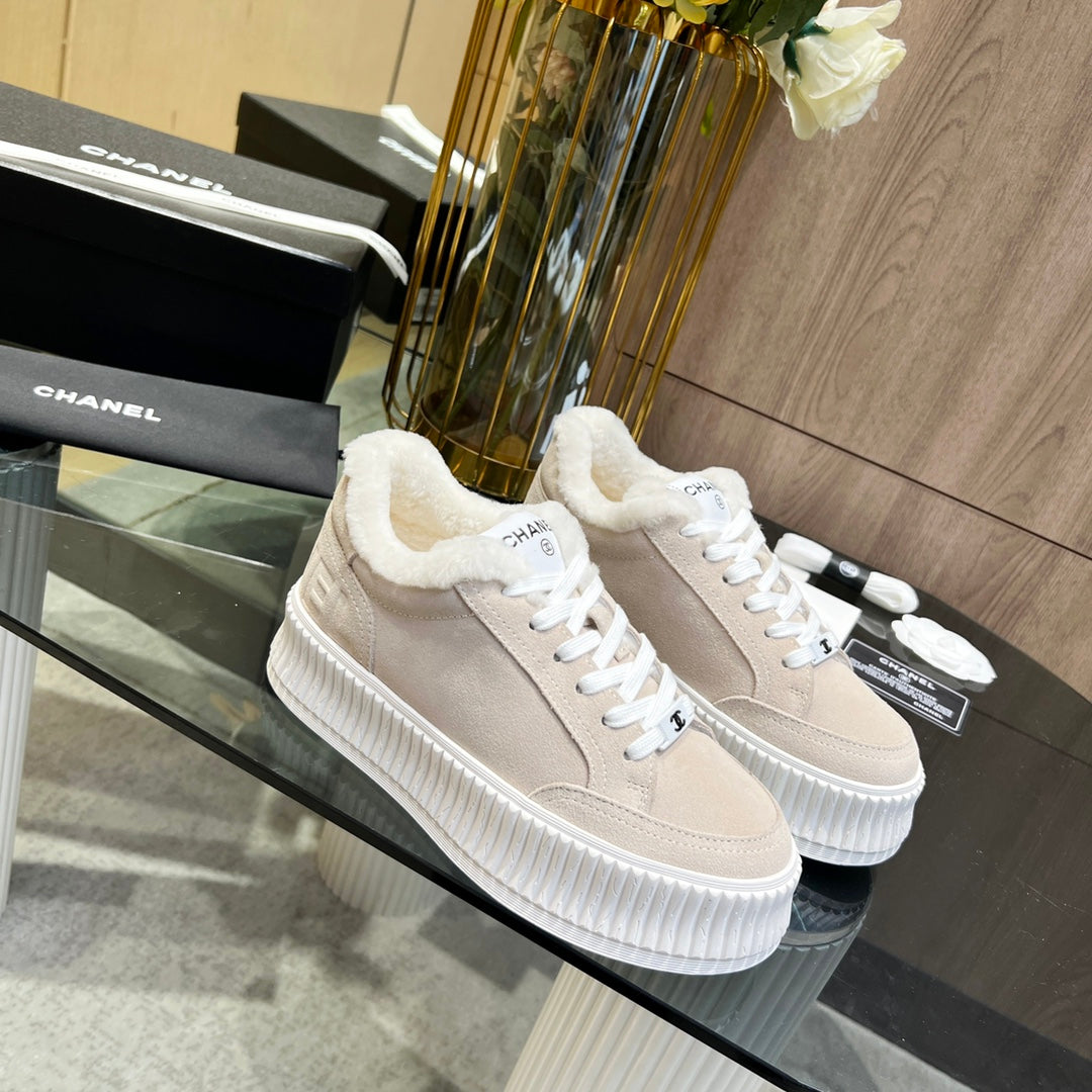 CC Sneaker Light Beige Suede With Fleece Lining 944567