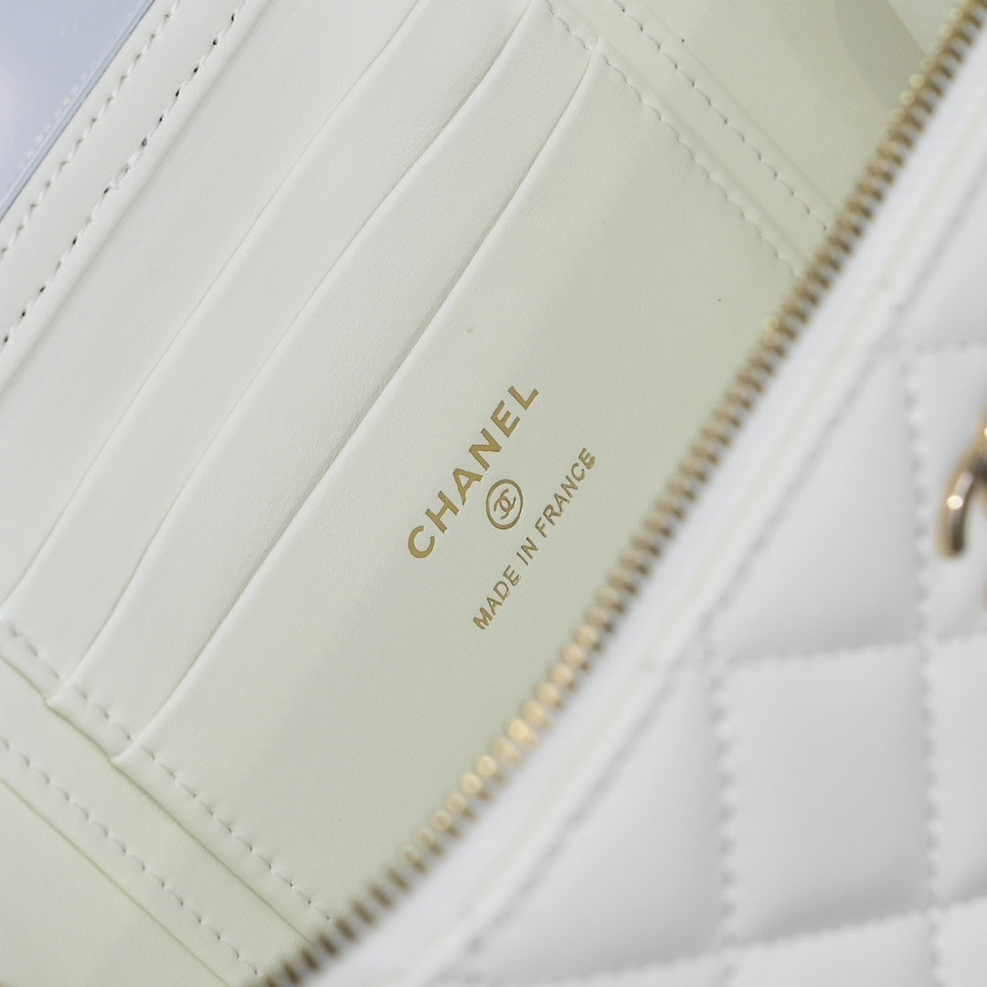 CC 26s Vanity Case White Quilted Lambskin 286288