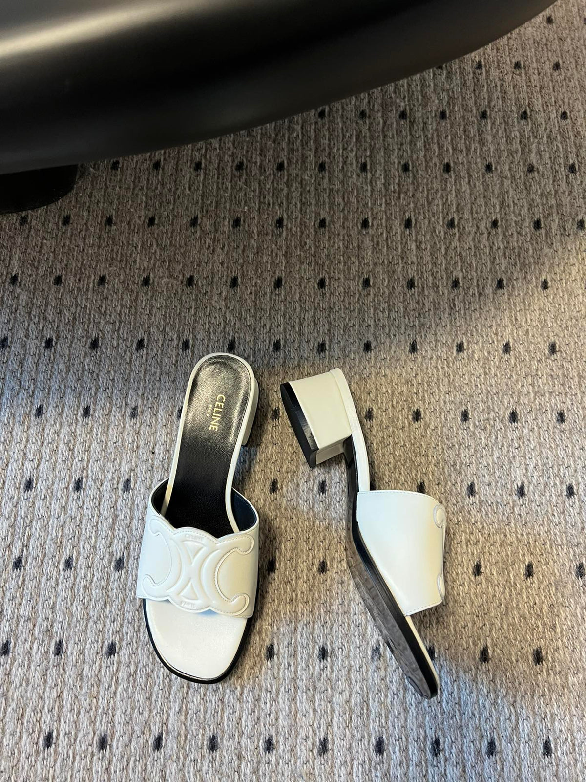 CLEMENCE MULE IN WHITE LAMBSKIN AND PATENT CALFSKIN