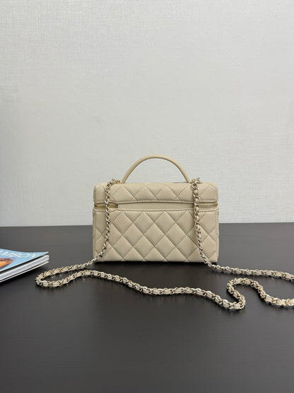 Chanel 2026 Vanity Bag 19cm Cream Calfskin