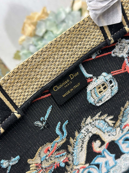Dior 2026 City Postcard Resort Style Handbag "Hong Kong Exclusive" Canvas 288602