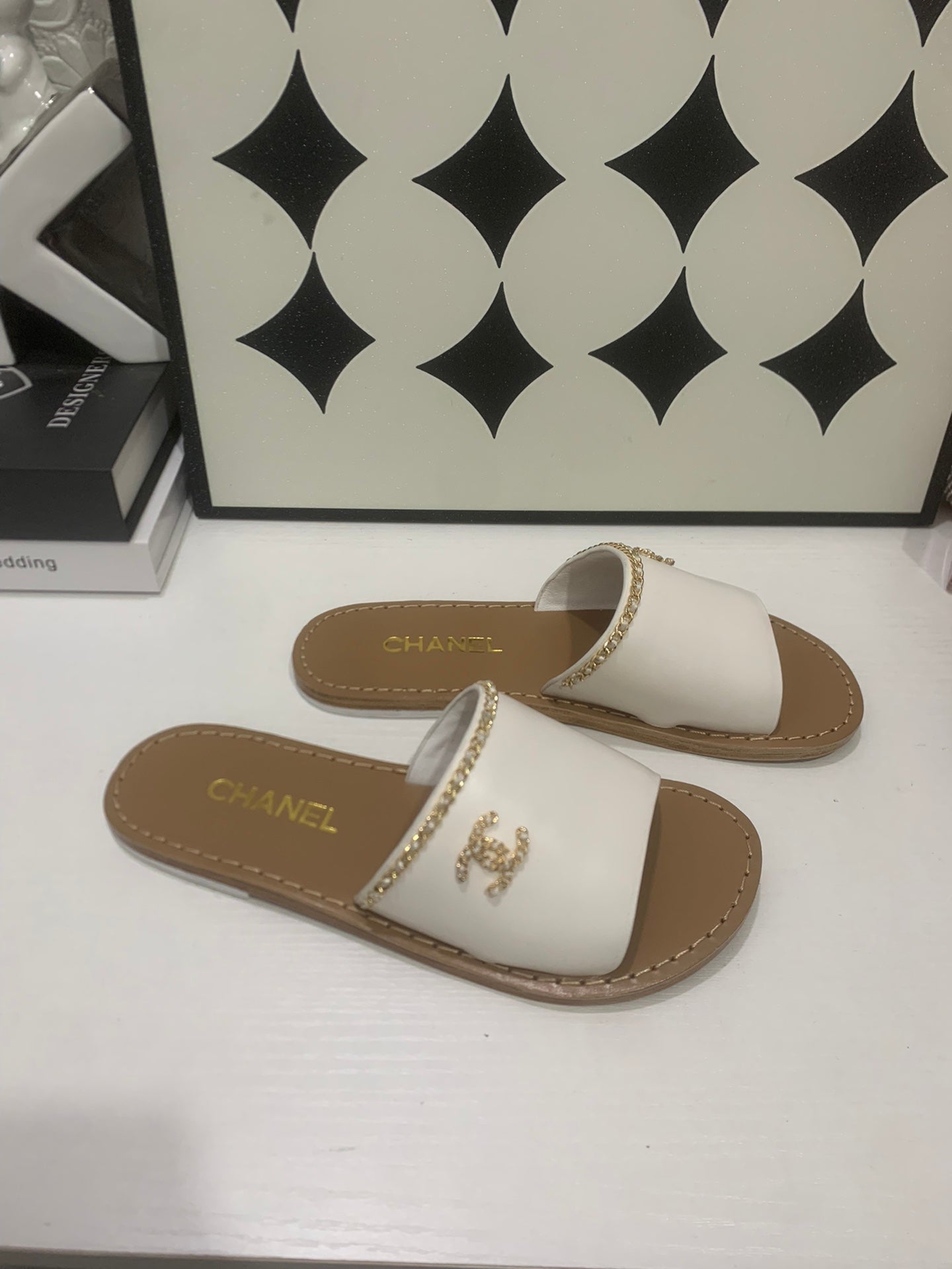 CC 2026 Slippers White Brown Cowhide 668088