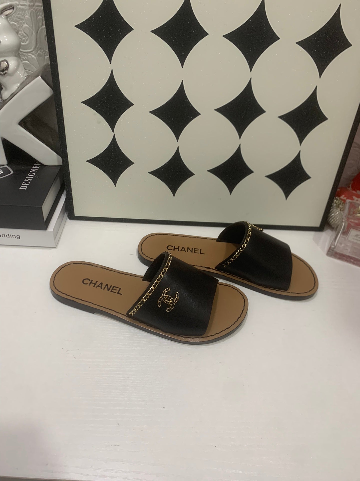 CC 2026 Slippers Black Brown Cowhide 668089