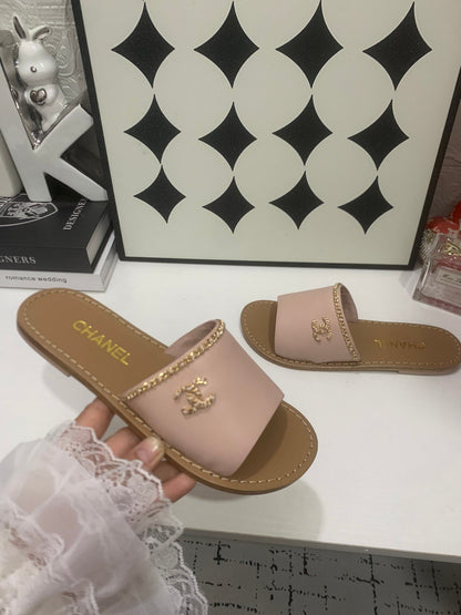 CC 2026 Slippers Light Pink Brown Cowhide 668090