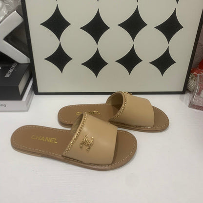 CC 2026 Slippers Beige Brown Cowhide 668091