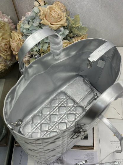 Dior 2026 Toujours Bag Silver Calfskin 288544