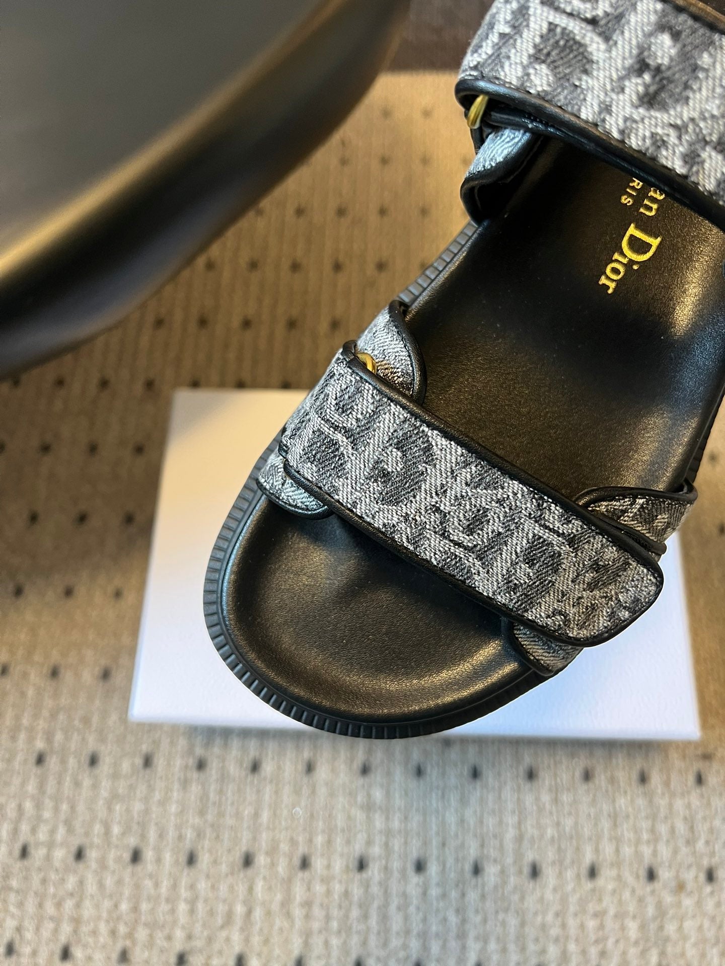 CD 26 Flats Sandals Black Blue Sheepskin Embroidered Fabric 621799