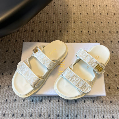 CD 26 Flat Slippers White Beige Sheepskin Embroidered Fabric 621801