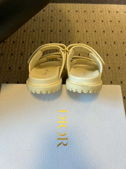 CD 26 Flat Slippers White Beige Sheepskin Embroidered Fabric 621801