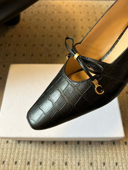 CD 26s Low Heel Pump 30 Black Cowhide 651157