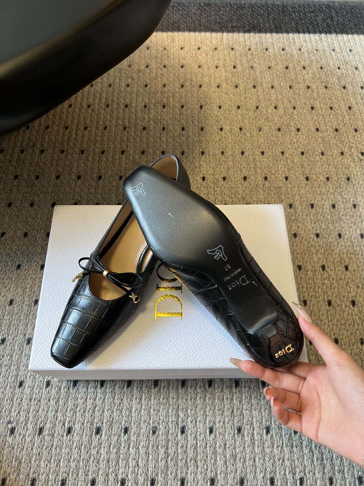 CD 26s Low Heel Pump 30 Black Cowhide 651157