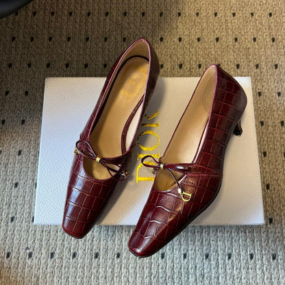 CD 26s Low Heel Pump 30 Dark Red Cowhide 651158