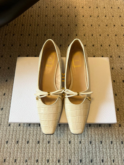 CD 26s Low Heel Pump 30 Beige Cowhide 651161