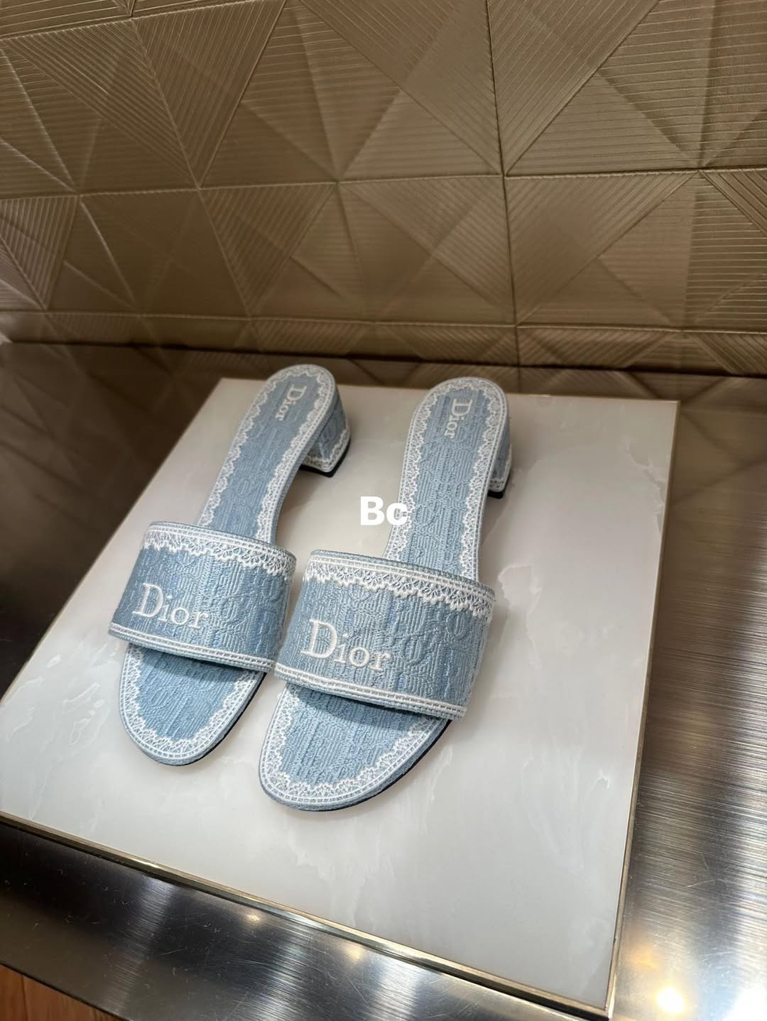 Dior2026 Dentelle Heeled Slide Sky Blue Dior Oblique Embroidered Cotton and White Lace