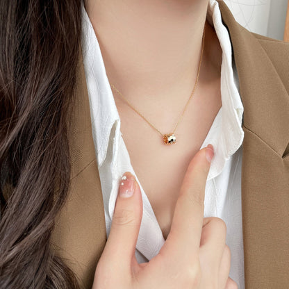 BEE MINI PEDANT ZIRCONIA NECKLACE